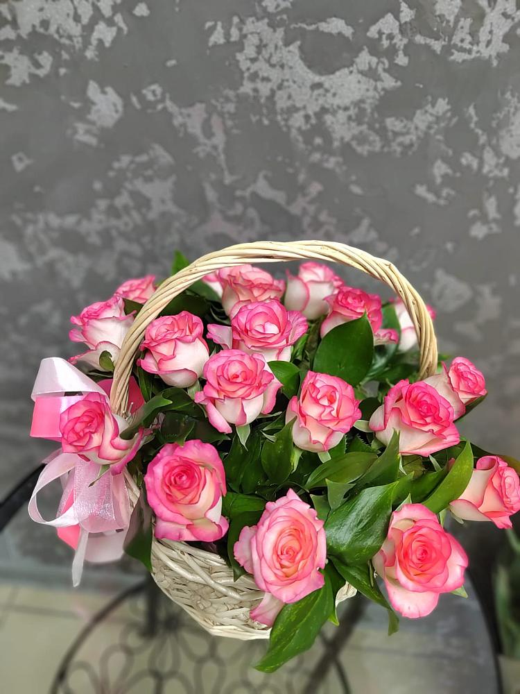 Цветочная композиция из Розы в корзине в Дубровке Брянской области