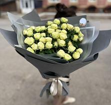 Букет Белые кустовые розы Солинеро в Дубровке Брянской области