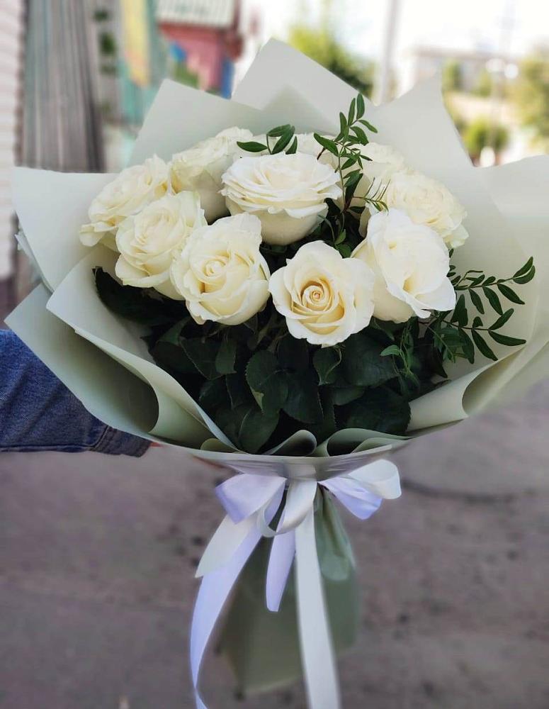 Букет Белые розы Проуд в Дубровке Брянской области