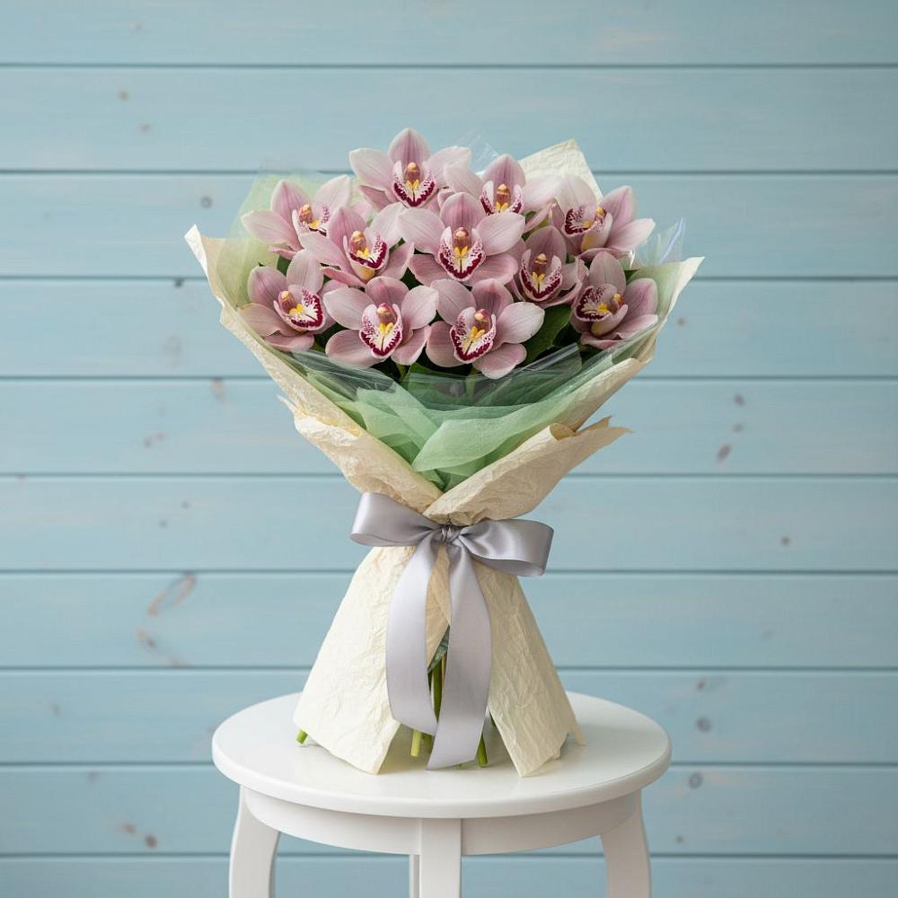 Букет цветов из: Орхидеи и Розы в Дубровке Брянской области