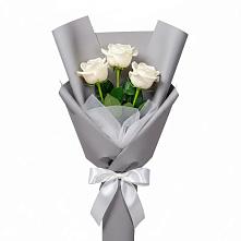 Букет 3 белые розы в Дубровке Брянской области