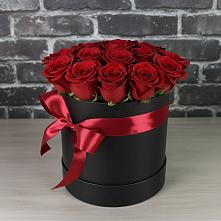 Цветочная композиция из Розы в шляпной коробке в Дубровке Брянской области