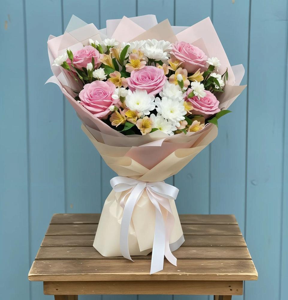 Букет цветов из: Гвоздики, Орхидеи и Розы в Дубровке Брянской области