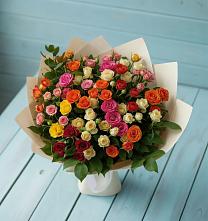 Букет Микс из разноцветных кустовых роз в Дубровке Брянской области