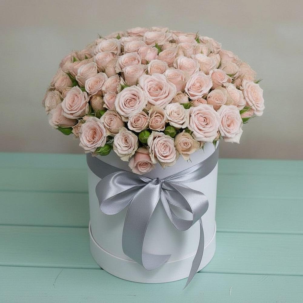 Цветочная композиция из Розы в шляпной коробке в Дубровке Брянской области